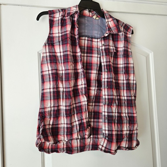 Dakini Tops - Dakini Vest Boyfriend Shirt Women Medium Red White Blue Plaid Vented Fishing